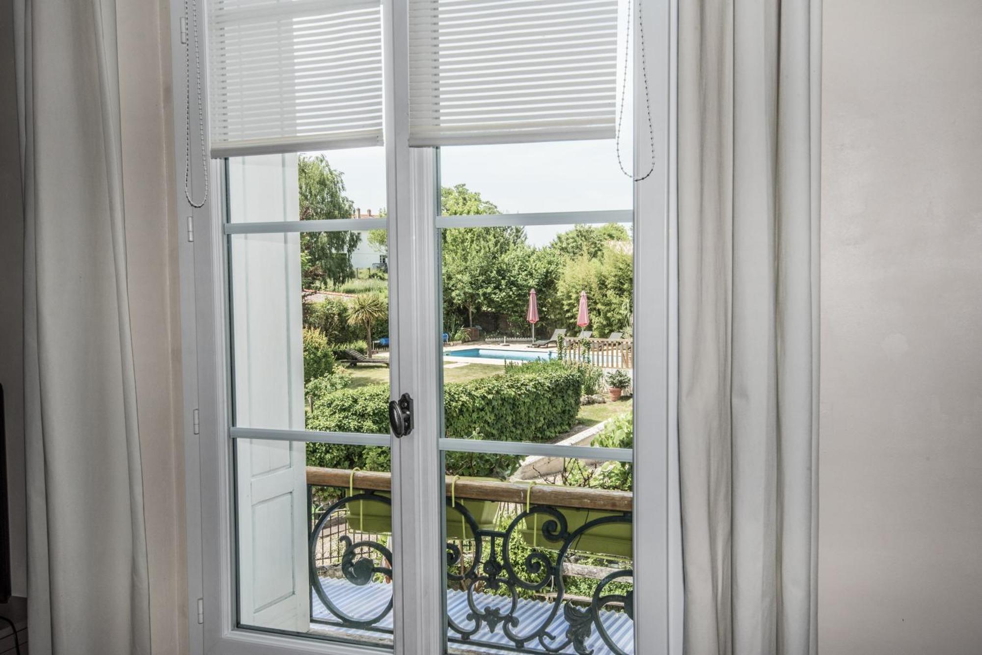 Les Tuileries De Chanteloup La Roche-Chalais Værelse billede